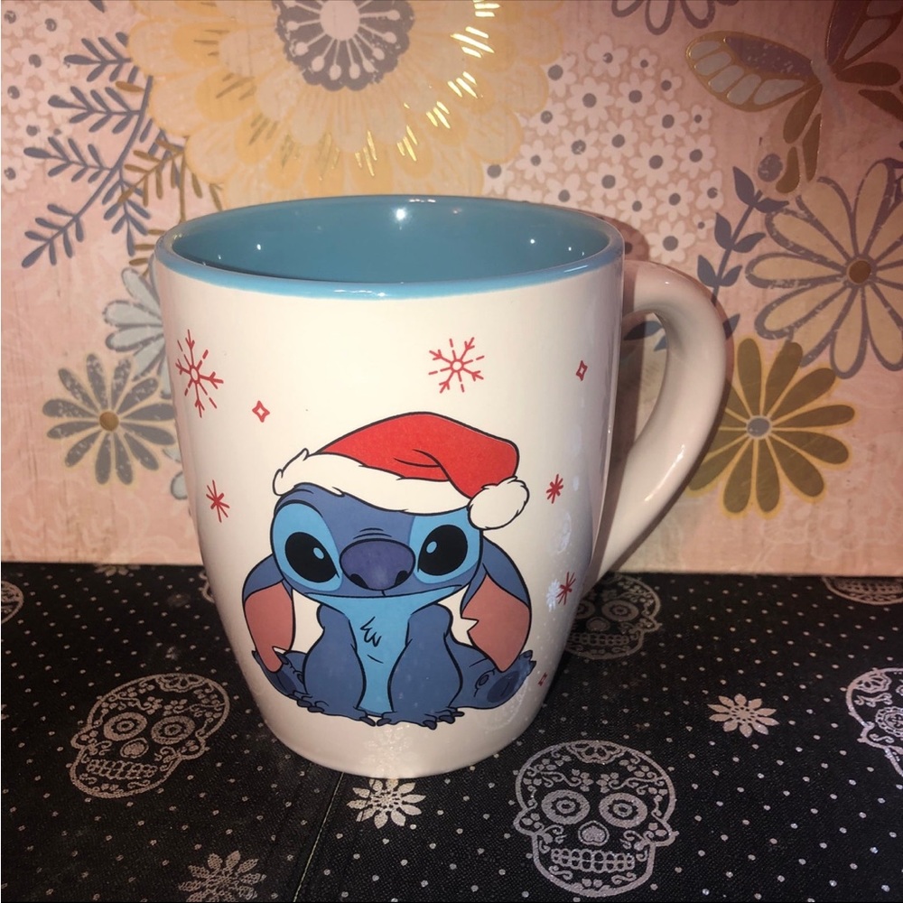 Disney Stitch Christmas coffee mug - Picture 1 of 6